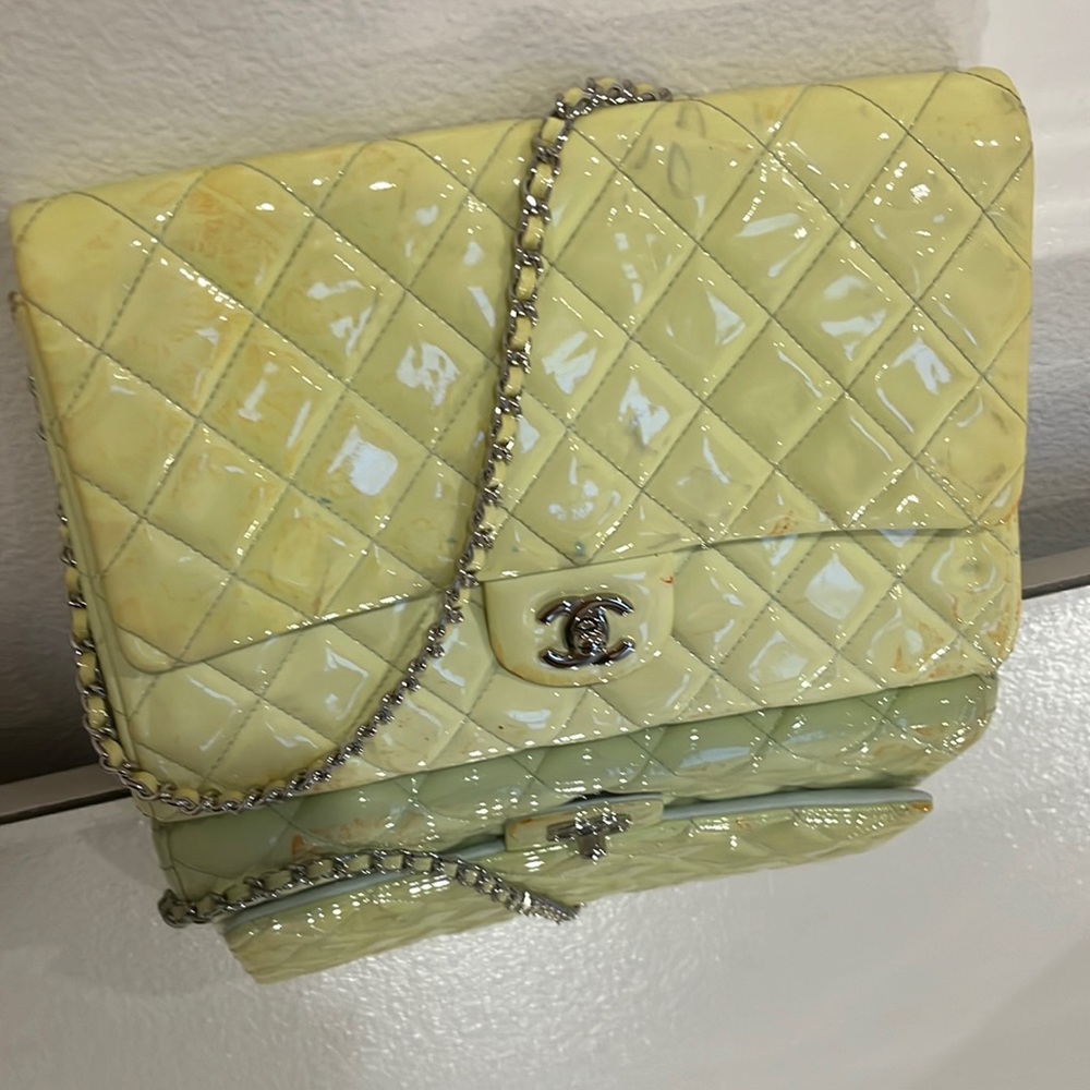 Chanel Blue, Patent leather quilted handbag